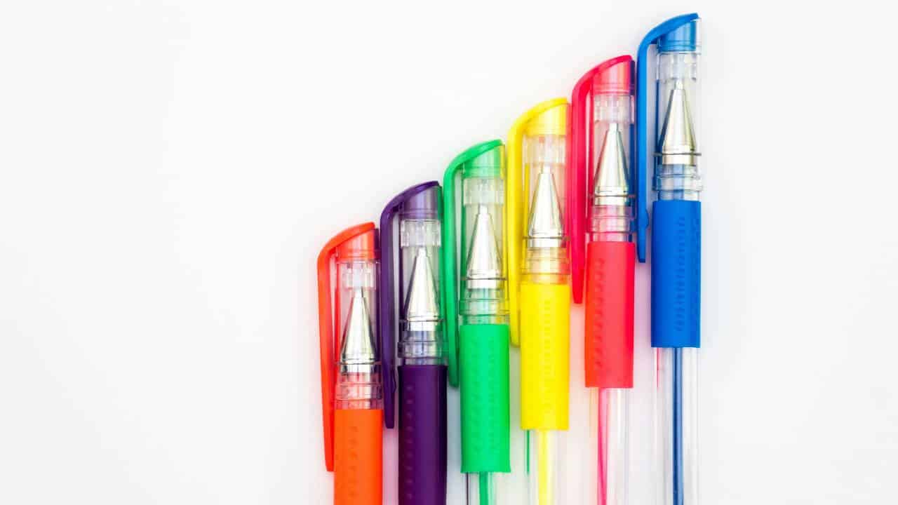 Several pens of different colours